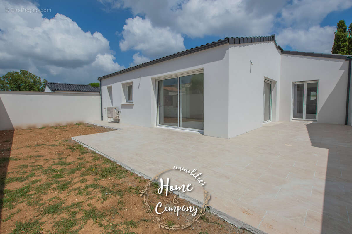 Maison à VAUX-SUR-MER