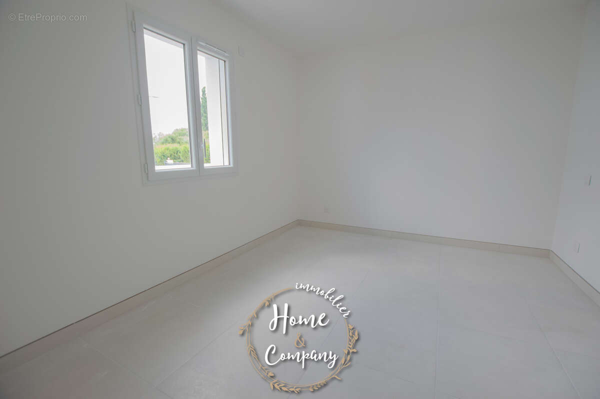 Maison à VAUX-SUR-MER