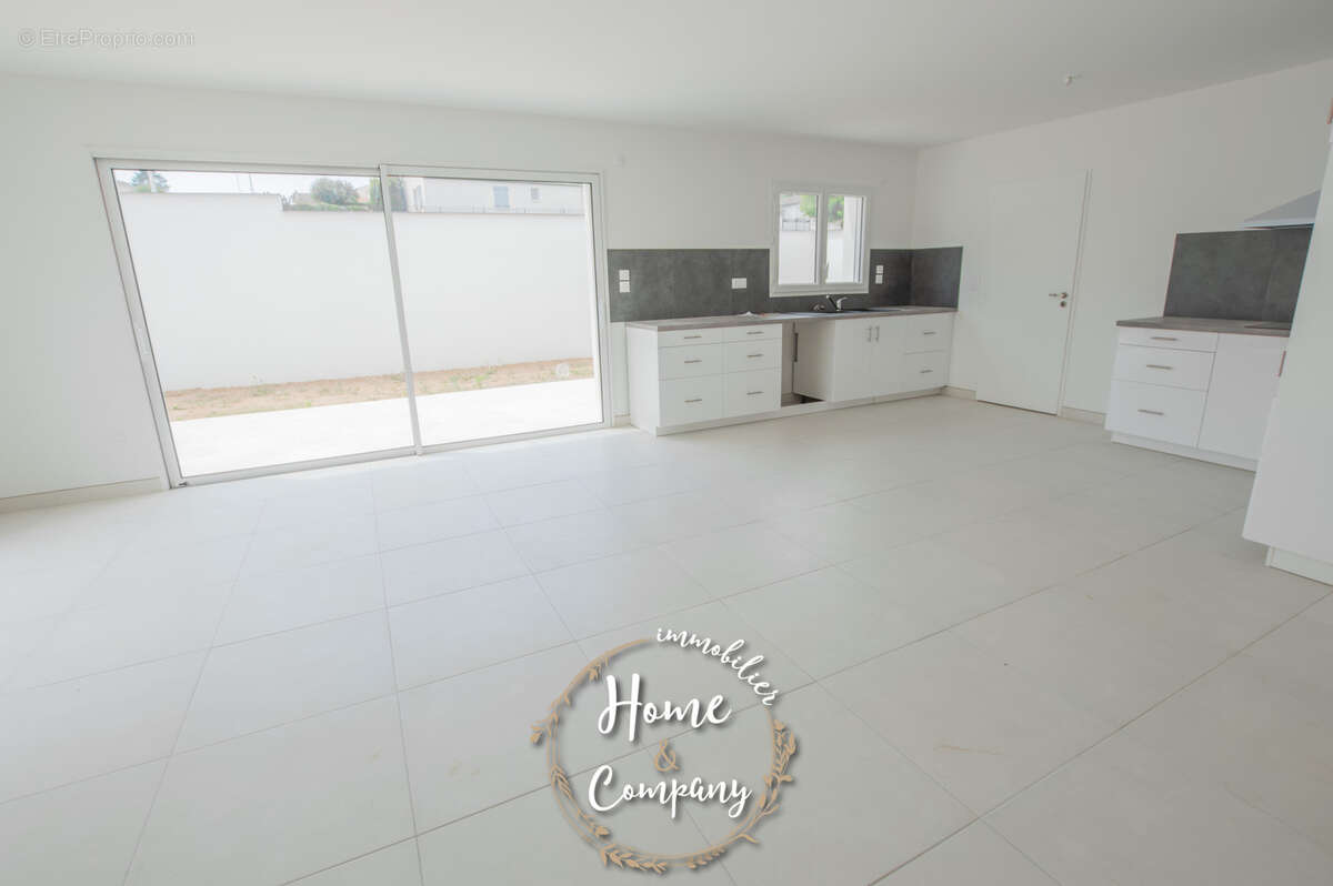 Maison à VAUX-SUR-MER