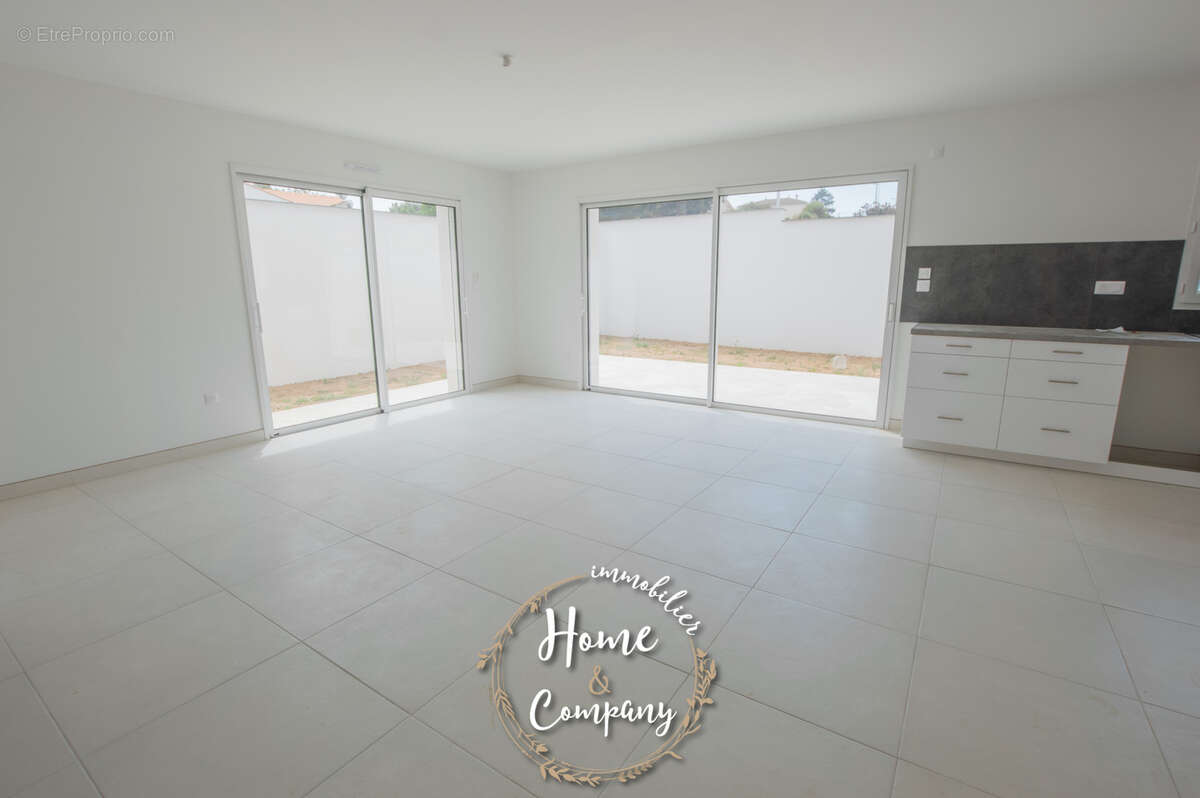 Maison à VAUX-SUR-MER