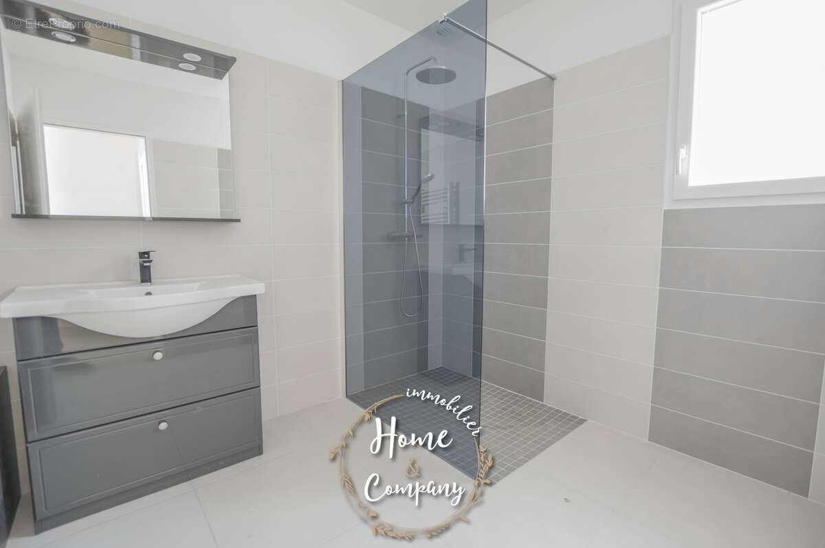 Maison à VAUX-SUR-MER