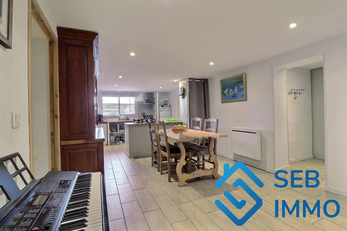 Commerce à SAINT-GENIS-DES-FONTAINES