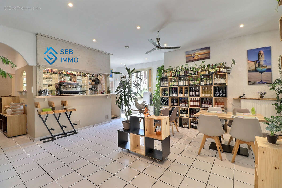 Commerce à SAINT-GENIS-DES-FONTAINES