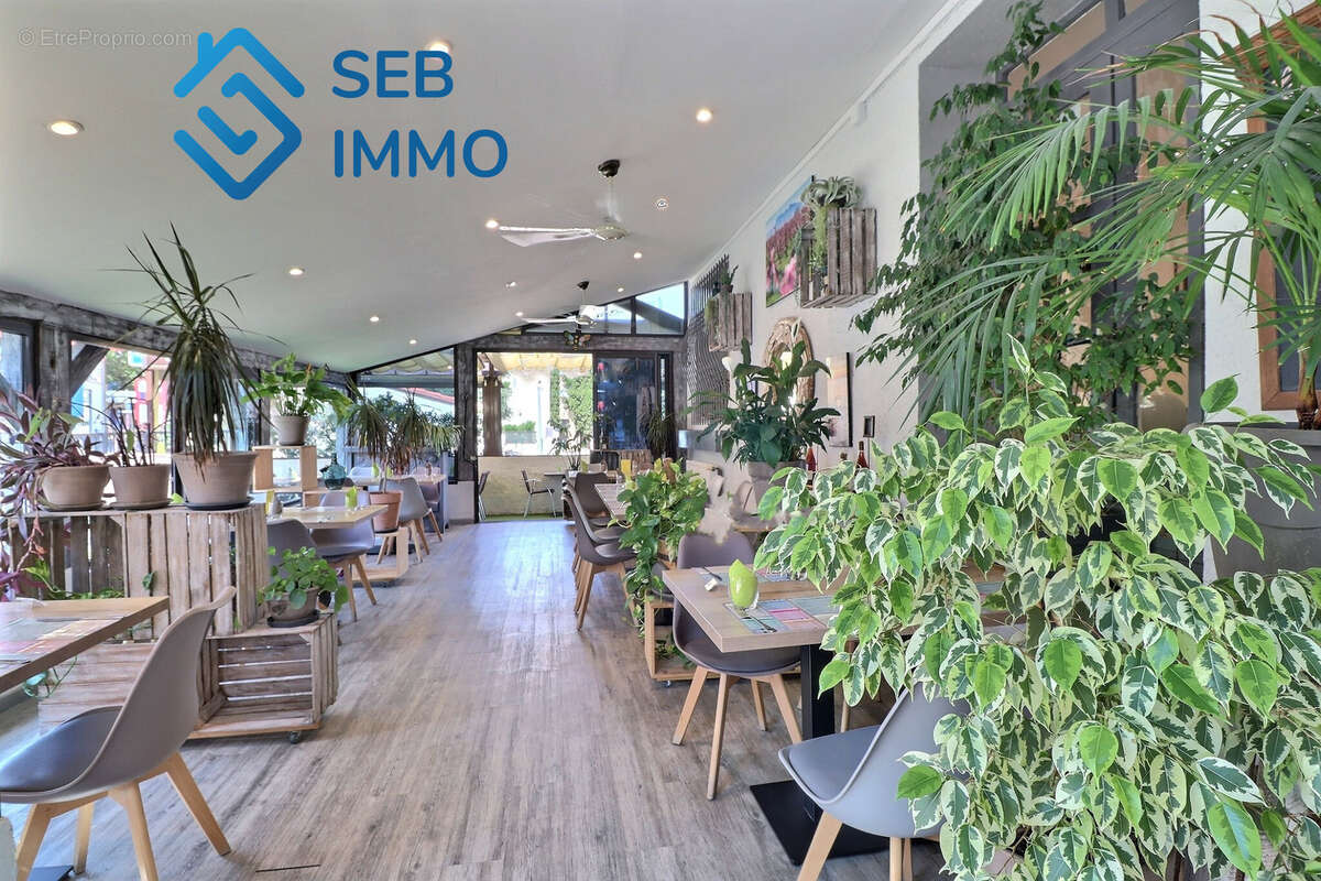 Commerce à SAINT-GENIS-DES-FONTAINES