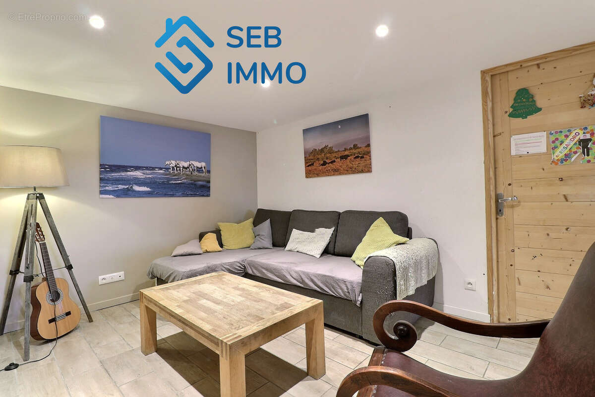 Commerce à SAINT-GENIS-DES-FONTAINES