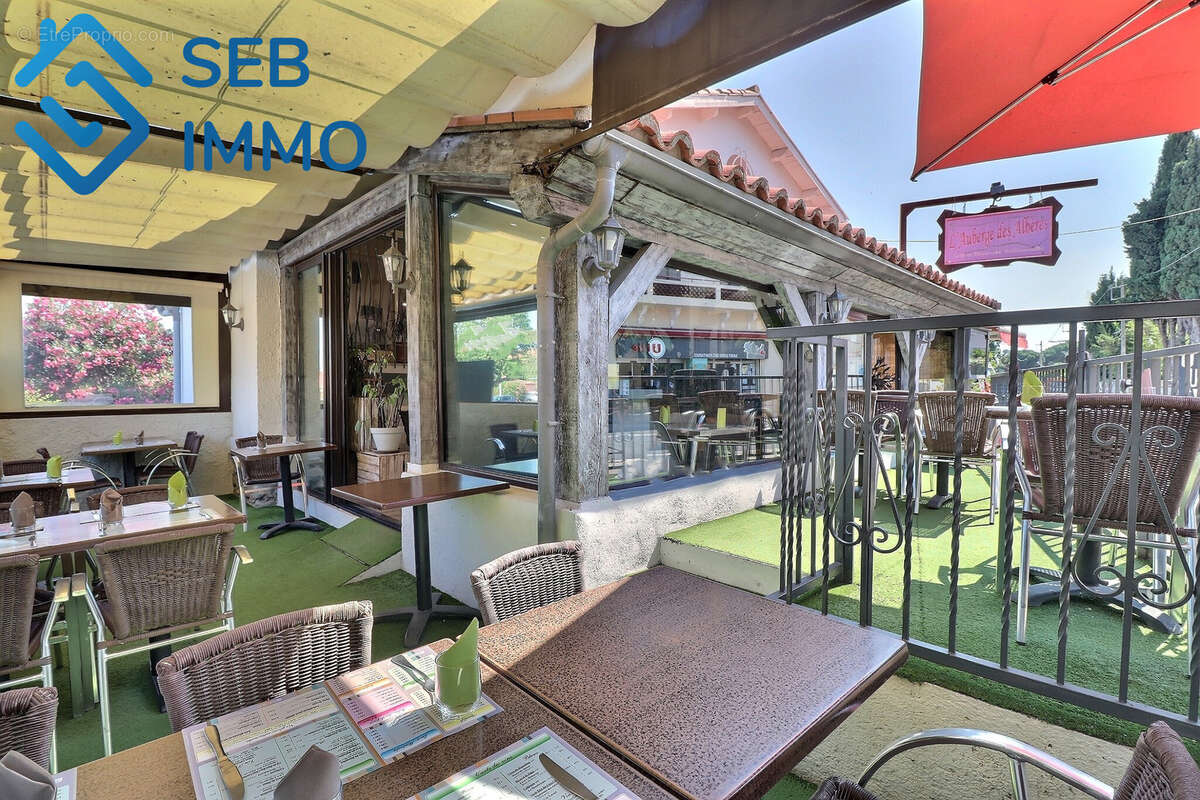 Commerce à SAINT-GENIS-DES-FONTAINES