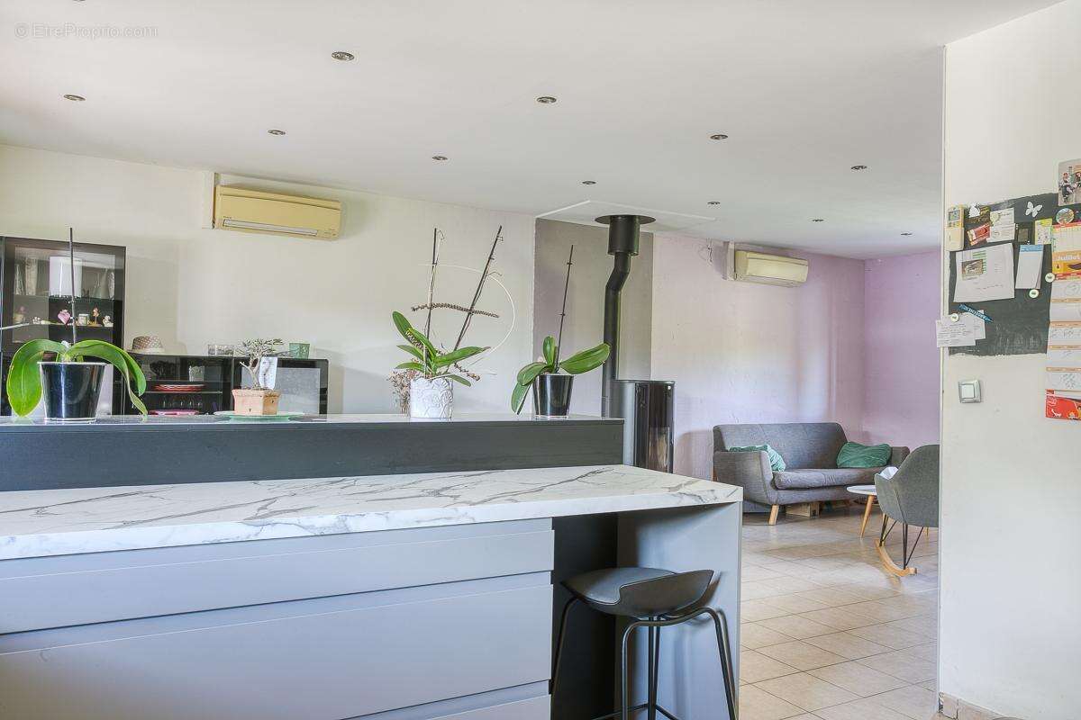 Maison à AUBERIVES-SUR-VAREZE