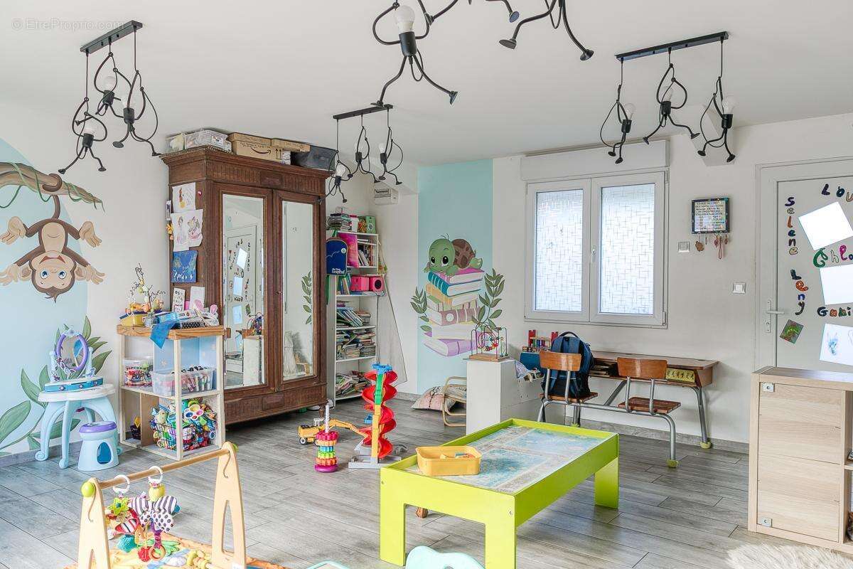 Maison à AUBERIVES-SUR-VAREZE