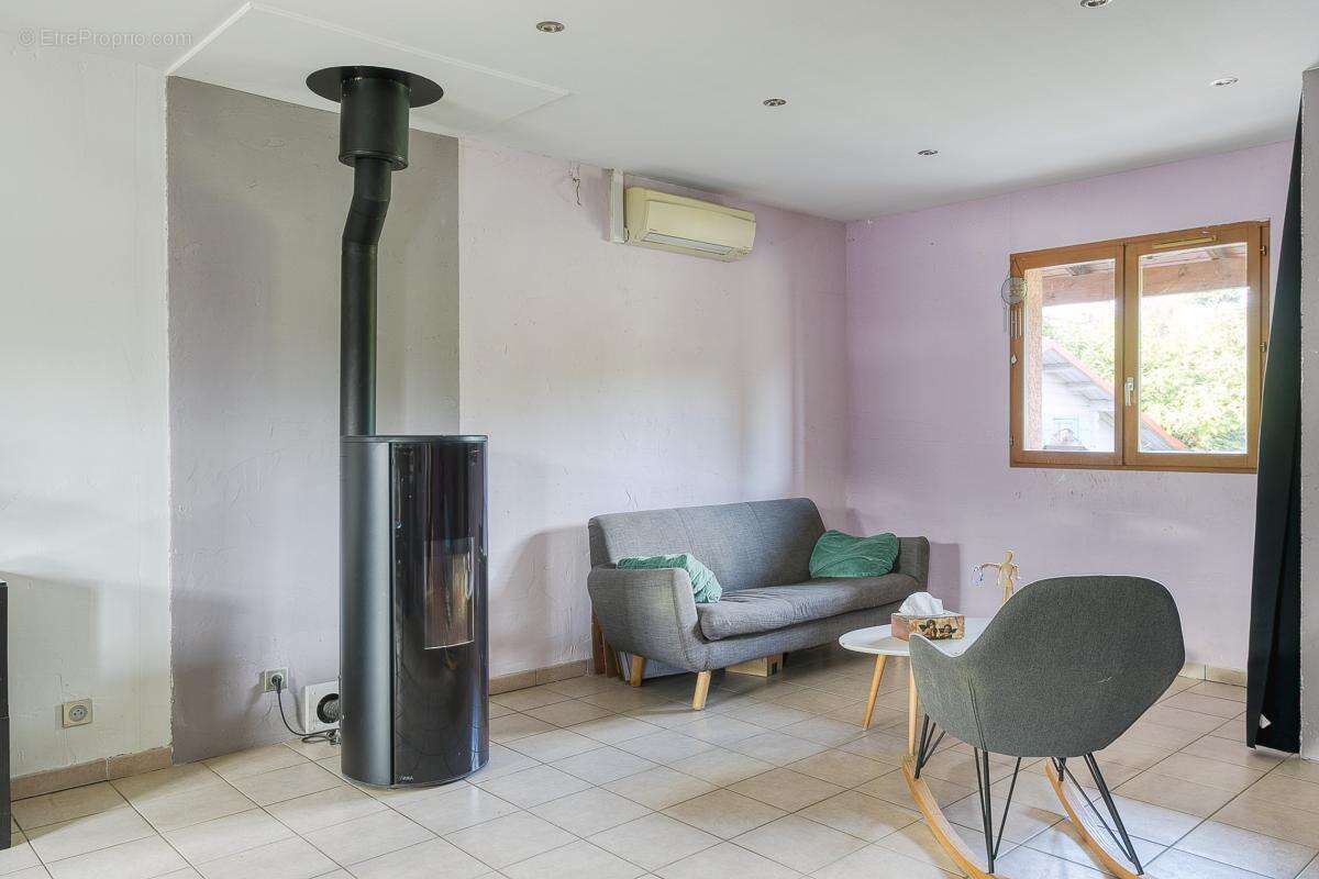 Maison à AUBERIVES-SUR-VAREZE