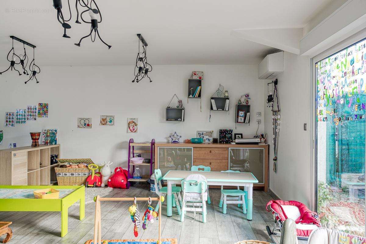 Maison à AUBERIVES-SUR-VAREZE