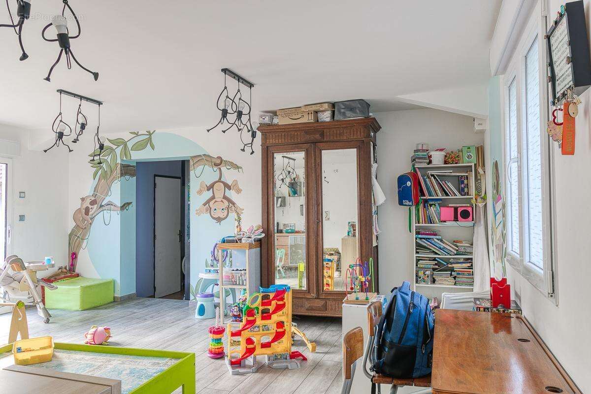 Maison à AUBERIVES-SUR-VAREZE