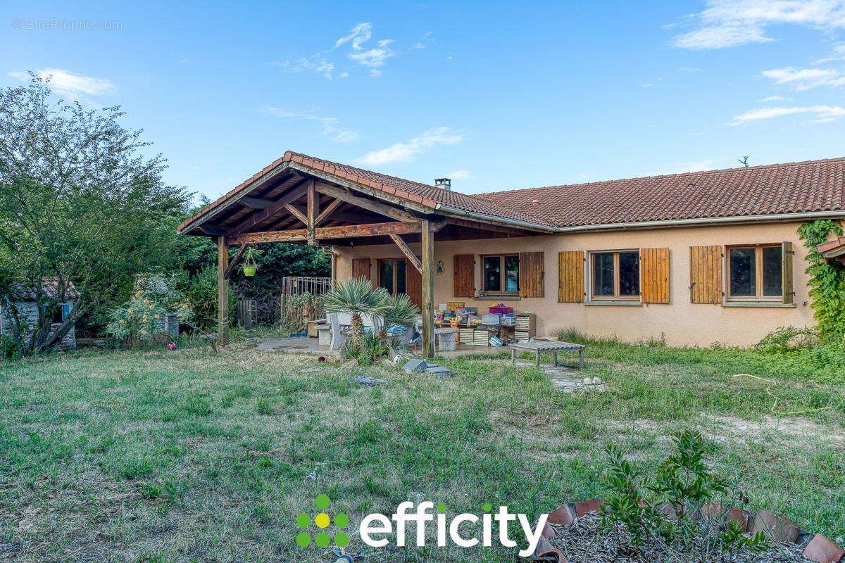 Maison à AUBERIVES-SUR-VAREZE