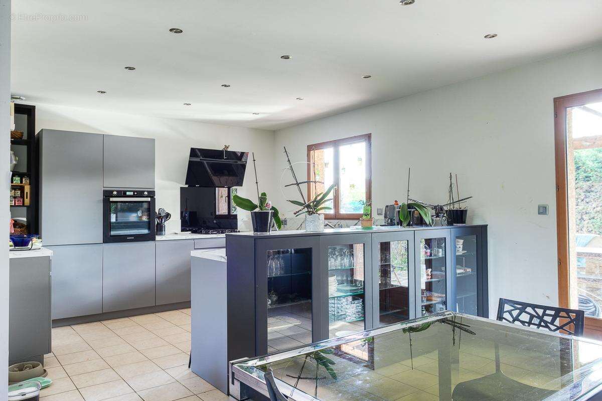 Maison à AUBERIVES-SUR-VAREZE