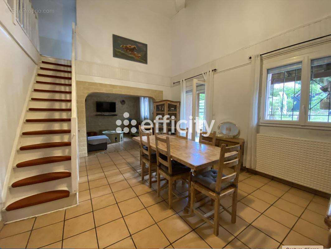 Maison à LE CHAMBON-FEUGEROLLES