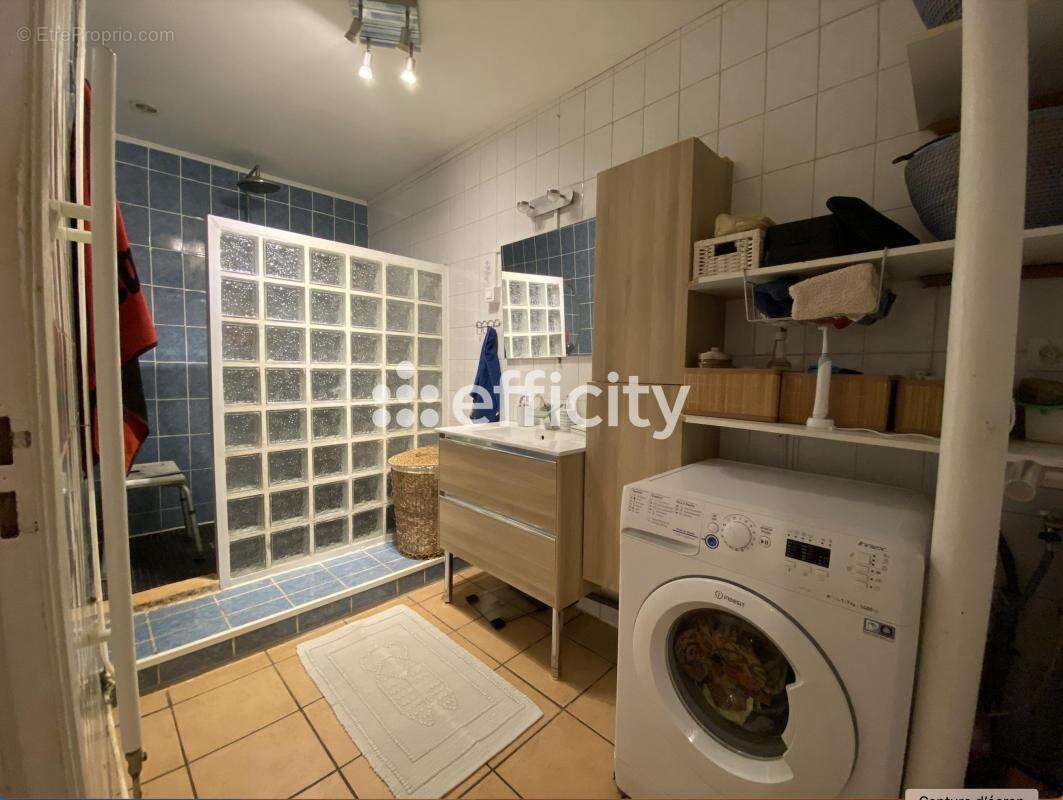 Maison à LE CHAMBON-FEUGEROLLES