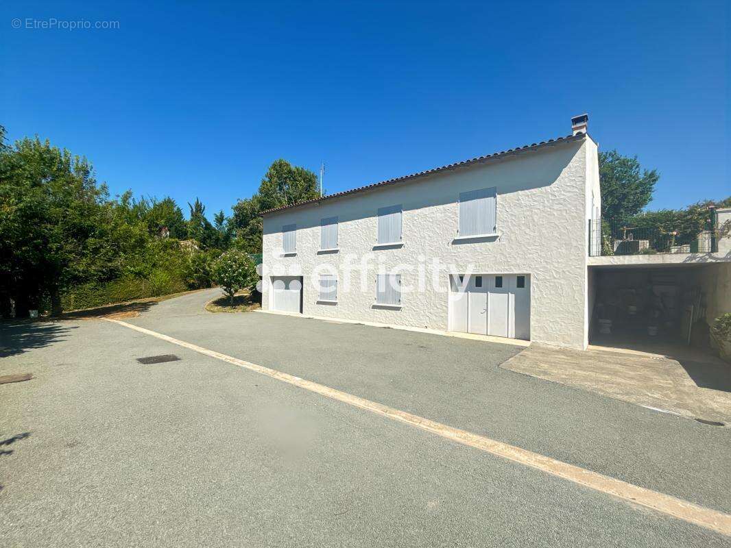 Maison à SAINT-CESAIRE