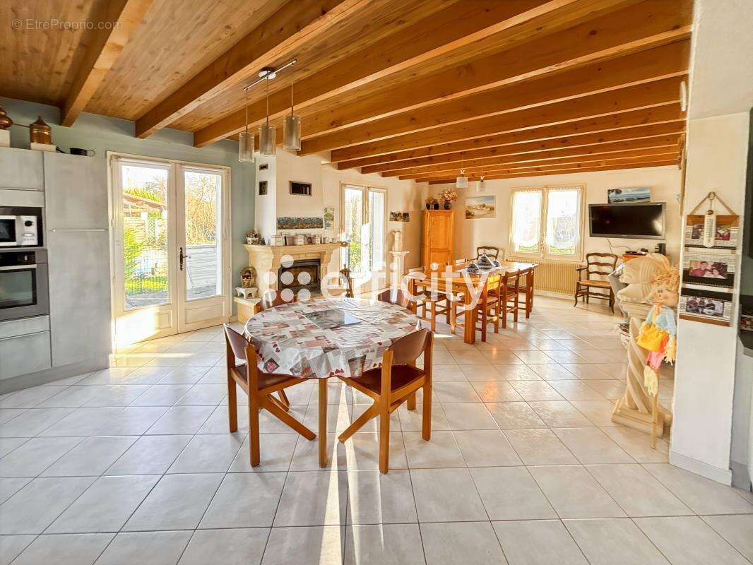 Maison à SAINT-CESAIRE