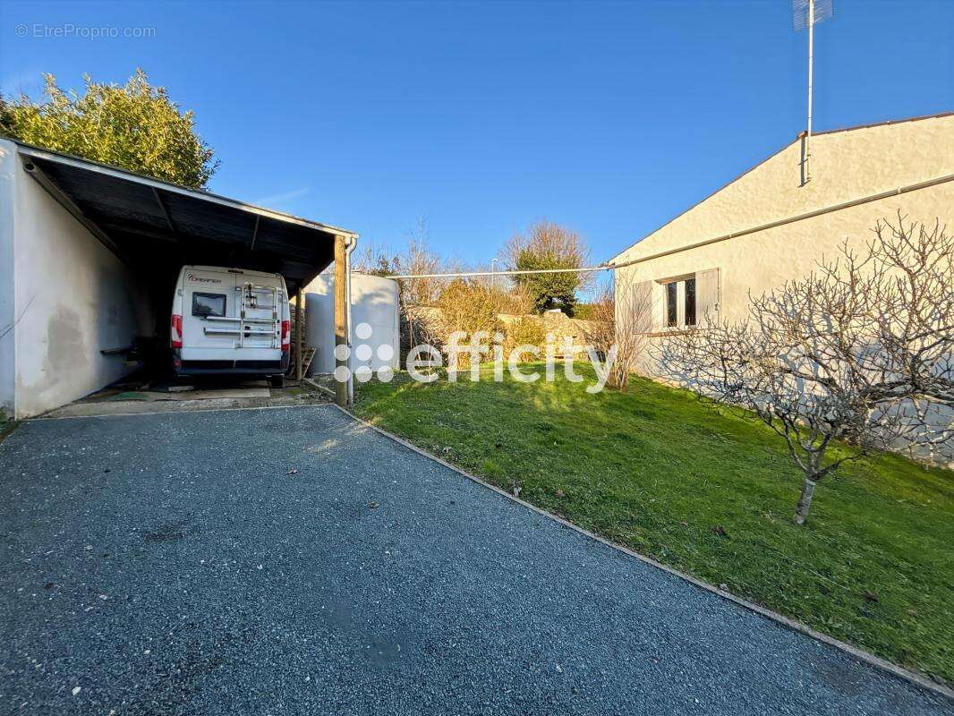 Maison à SAINT-CESAIRE