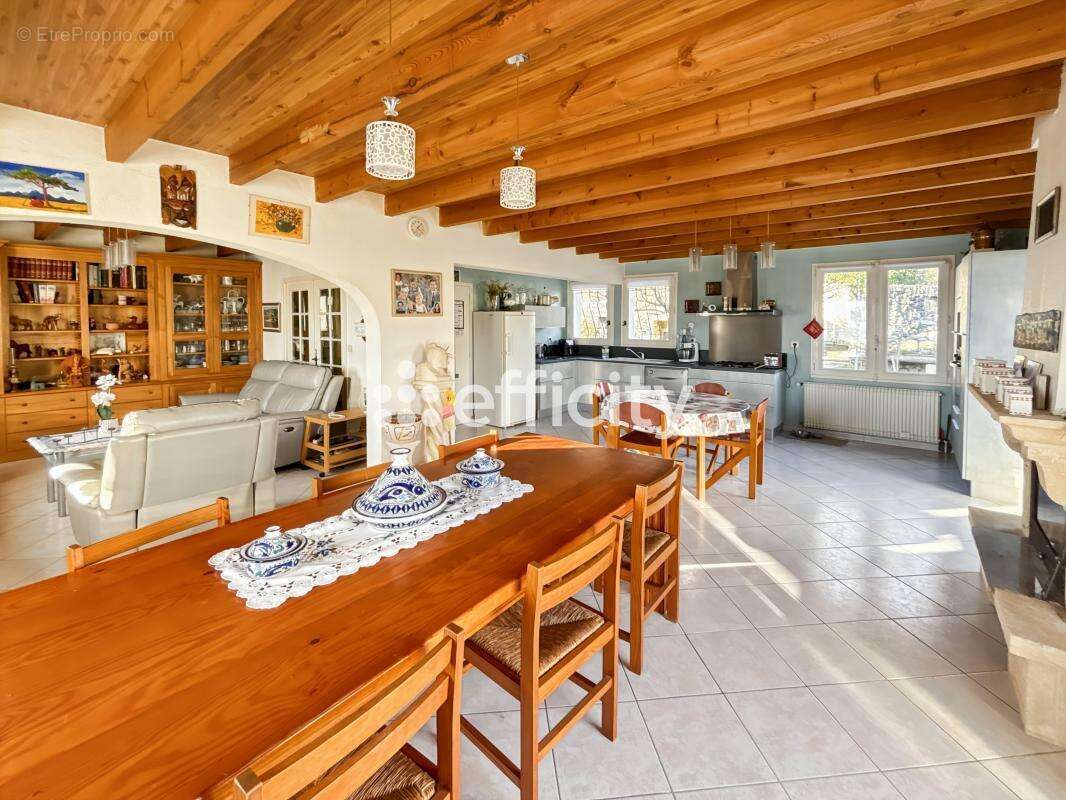 Maison à SAINT-CESAIRE