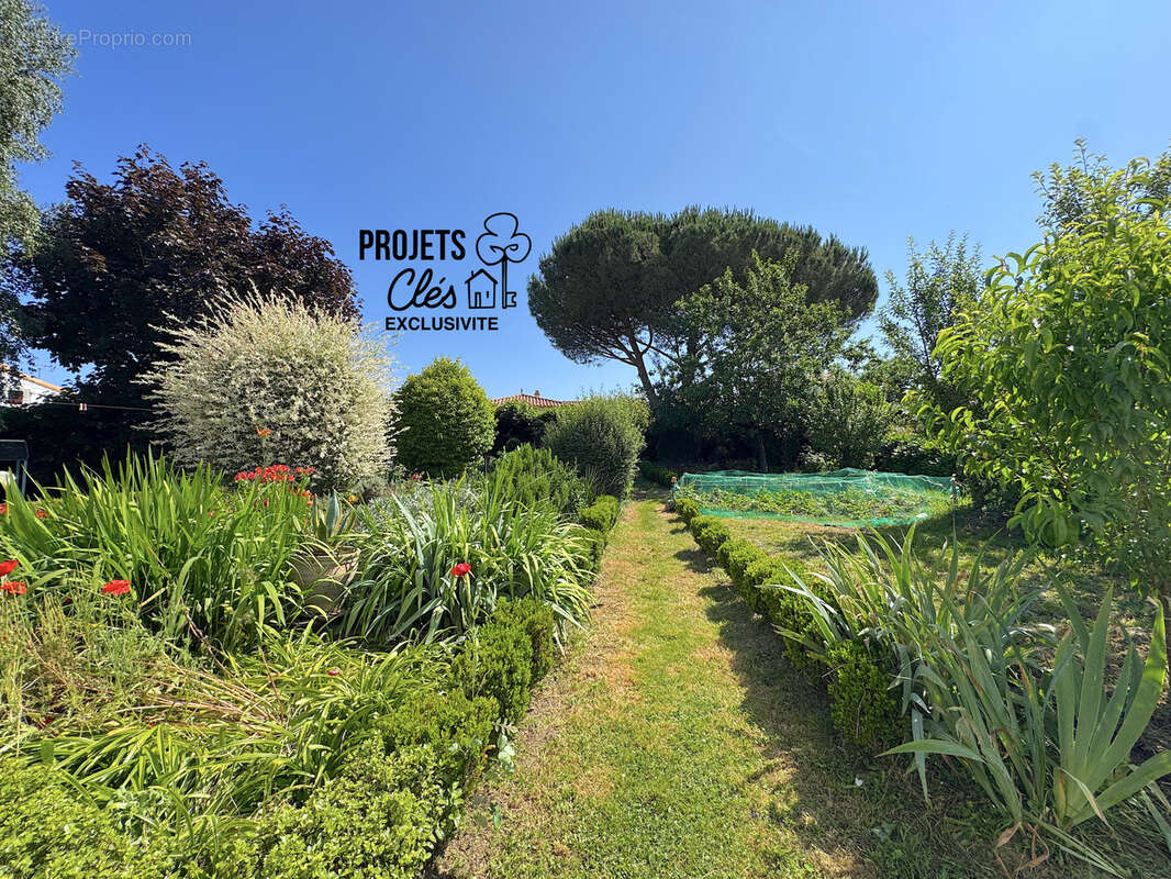 Maison à LE GIROUARD