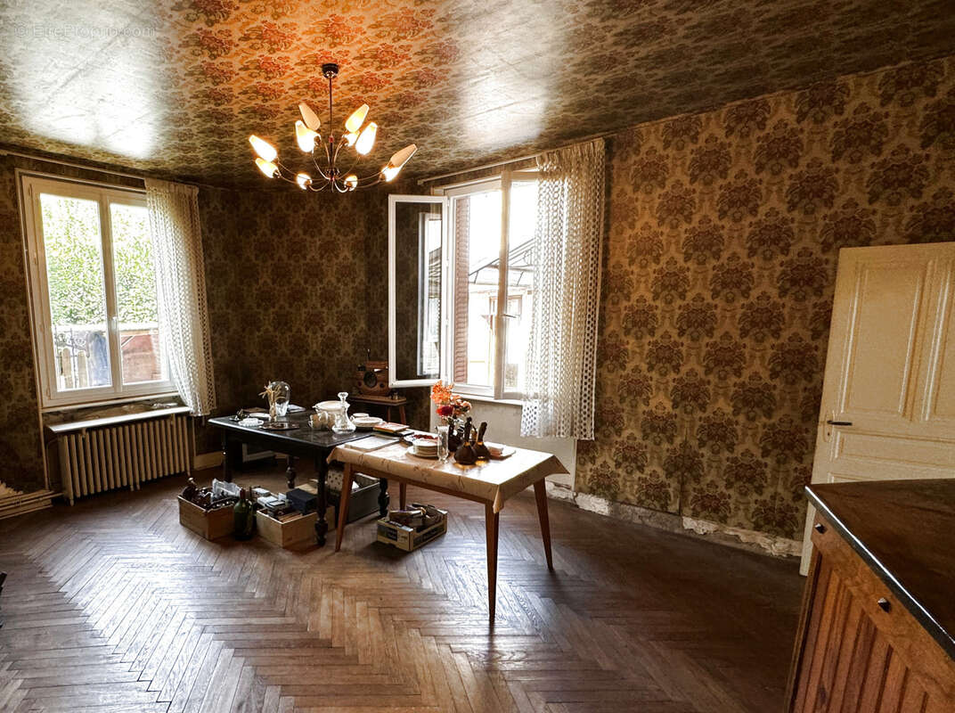 Maison à PONT-DU-CHATEAU