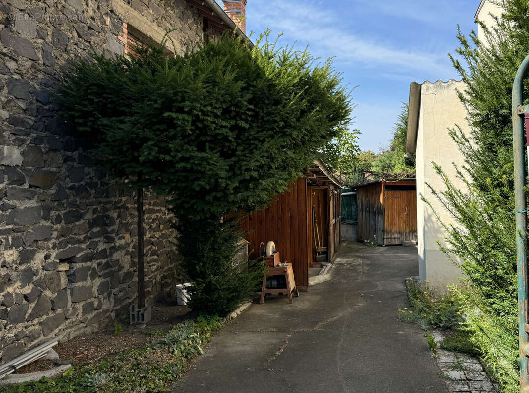 Maison à PONT-DU-CHATEAU