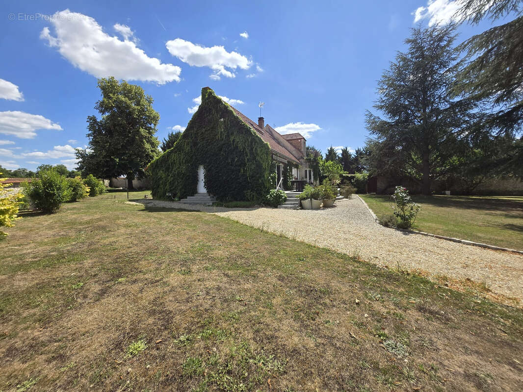 Maison à SAINT-SAUVEUR-SUR-ECOLE