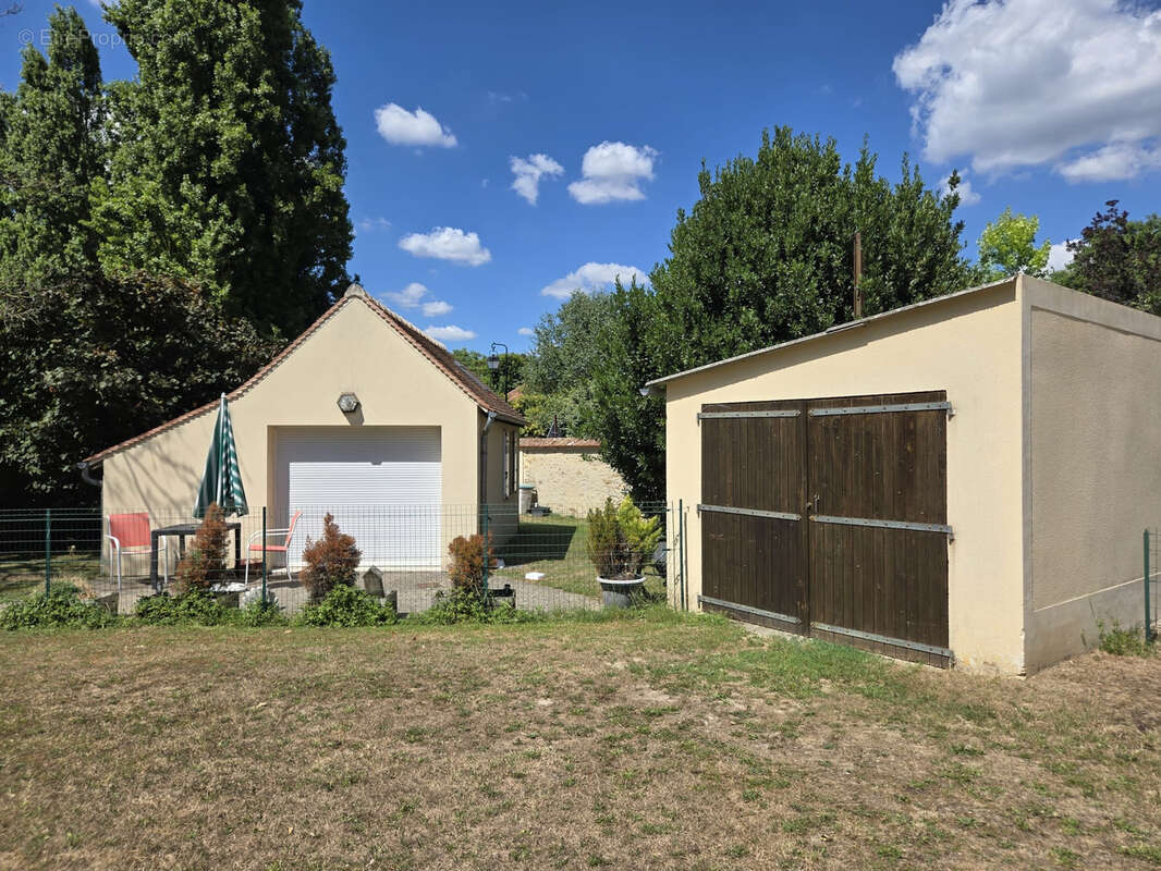 Maison à SAINT-SAUVEUR-SUR-ECOLE