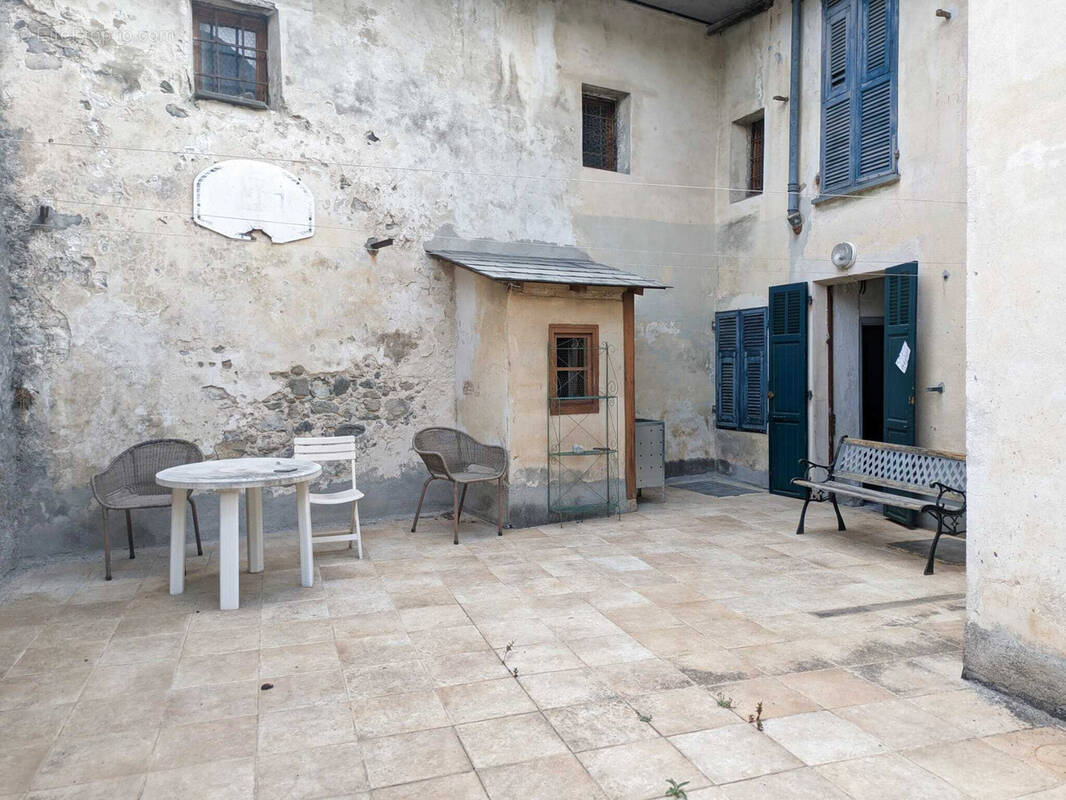 Appartement à TENDE