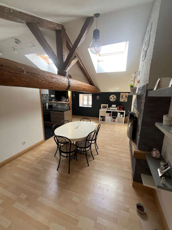 Appartement à VAUX-EN-BEAUJOLAIS