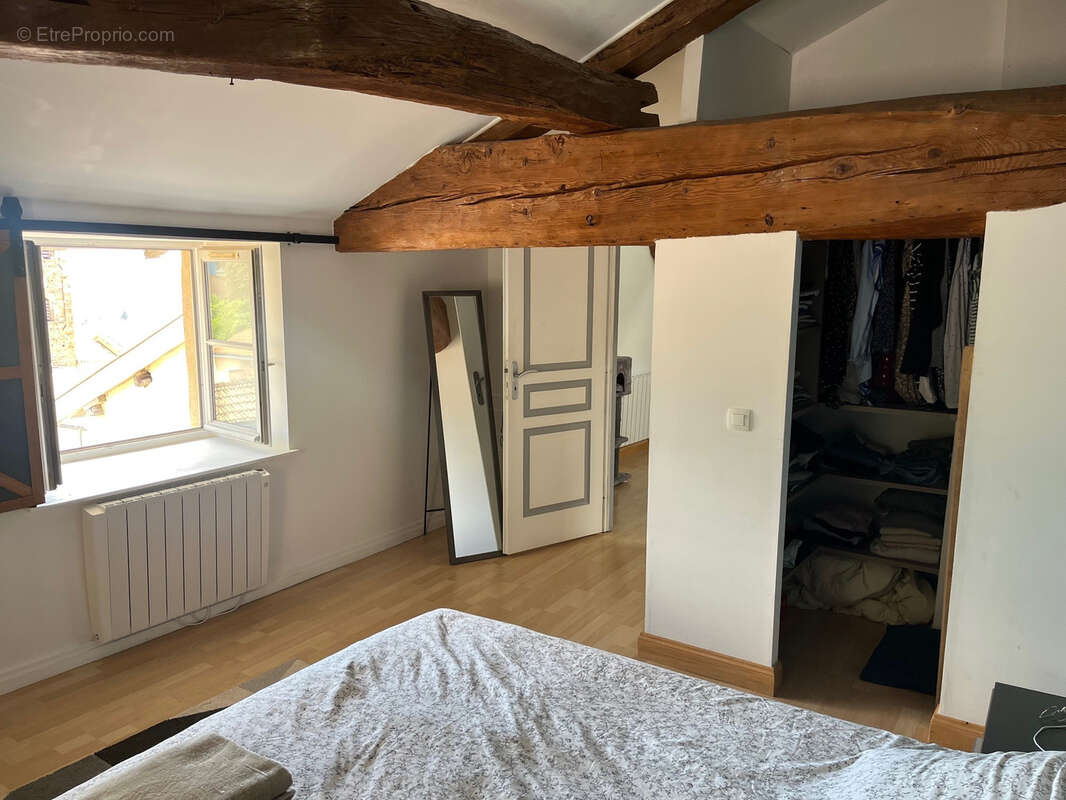 Appartement à VAUX-EN-BEAUJOLAIS