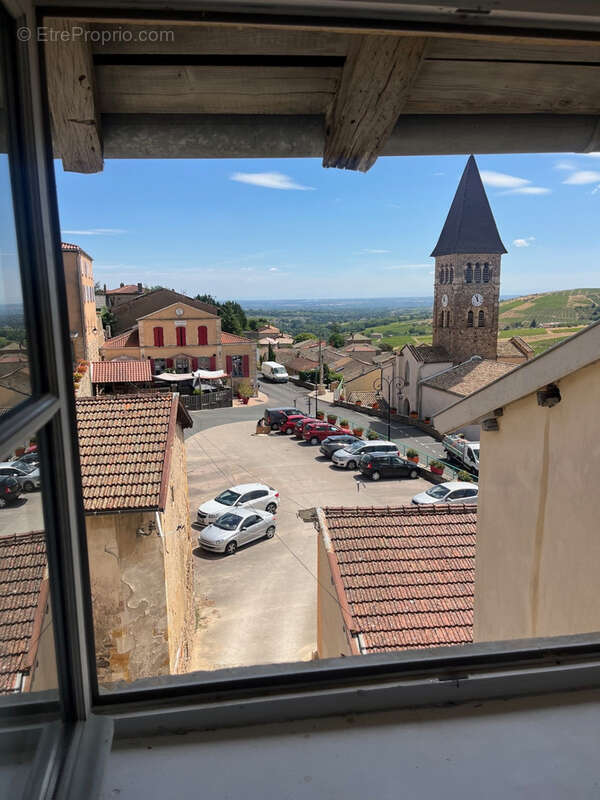 Appartement à VAUX-EN-BEAUJOLAIS