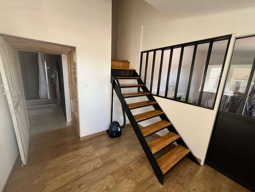 Appartement à VAUX-EN-BEAUJOLAIS