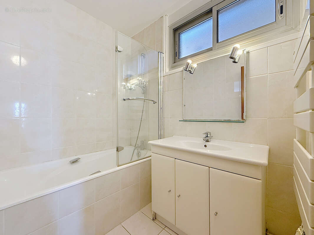 Appartement à PARIS-19E