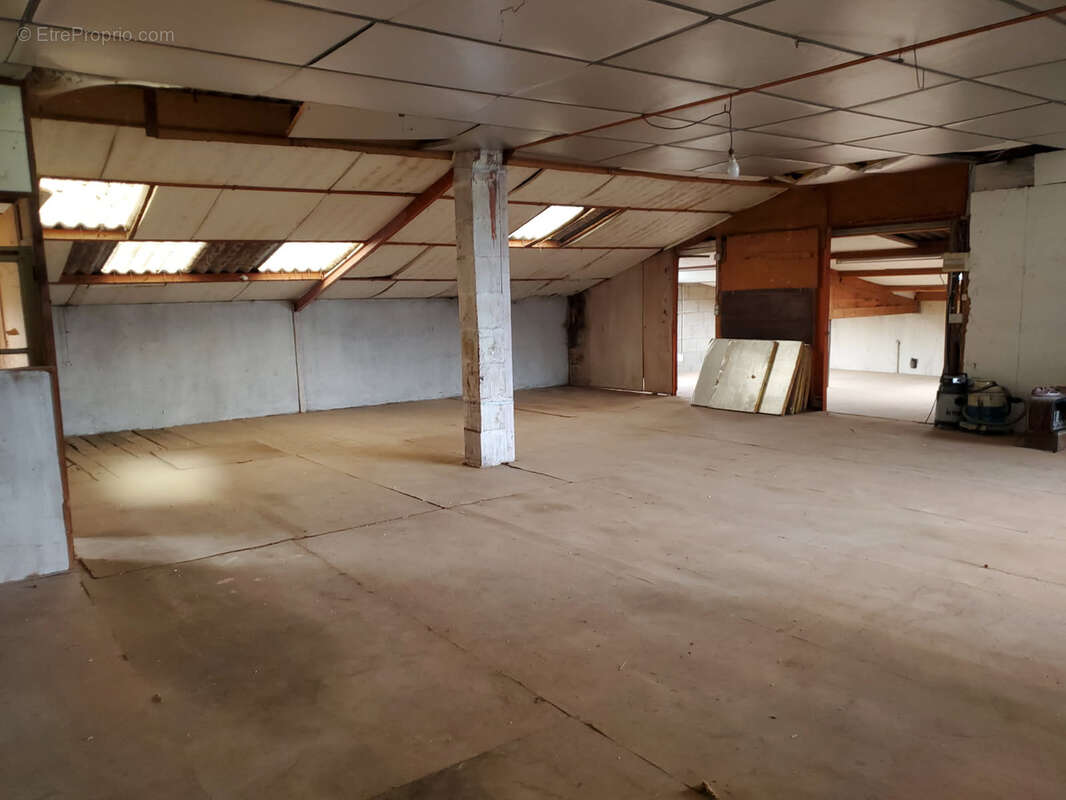 Autre à LA ROUXIERE