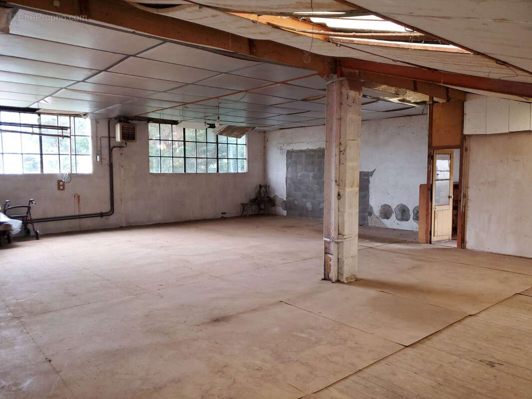 Autre à LA ROUXIERE