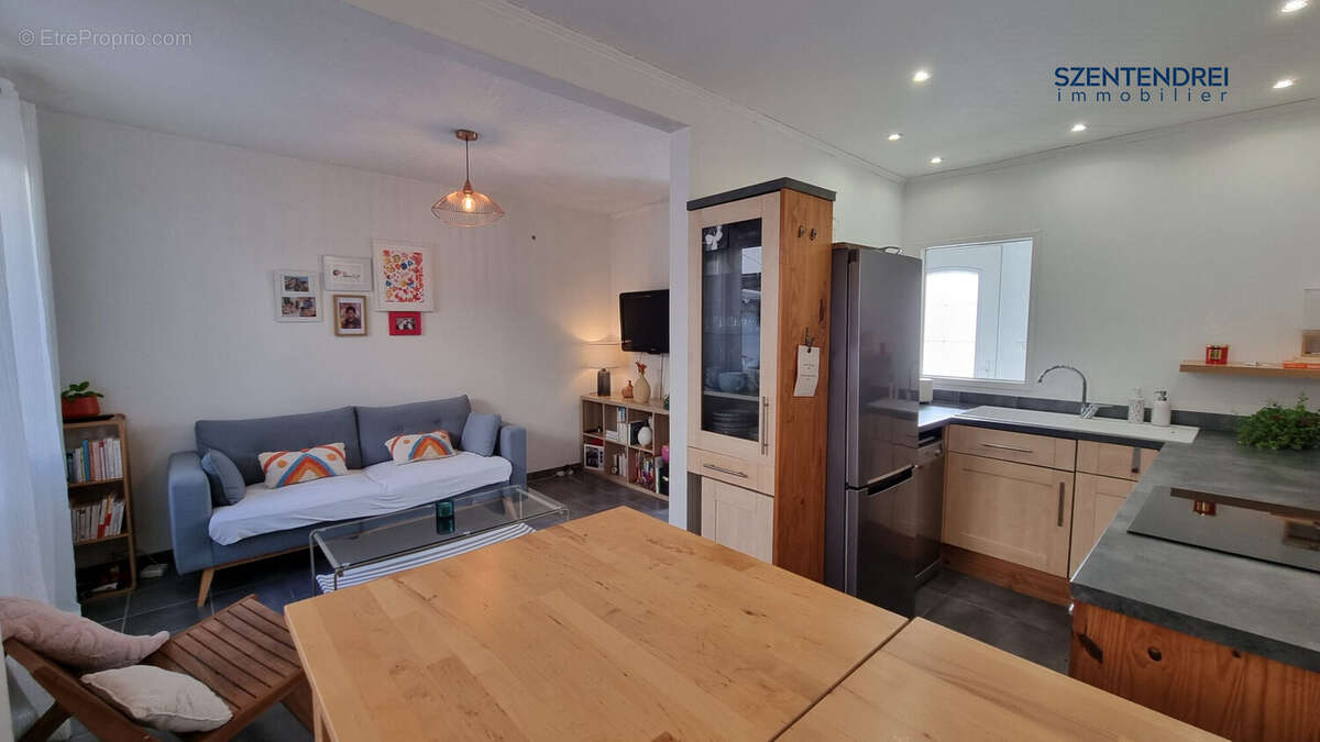 Appartement LUNEL F3 extérieur SZENTENDREI Immobilier - Appartement à LUNEL