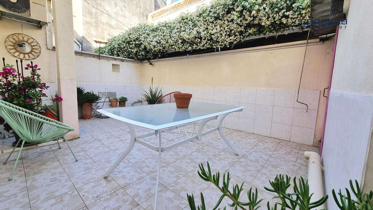 Appartement LUNEL F3 extérieur SZENTENDREI Immobilier - Appartement à LUNEL