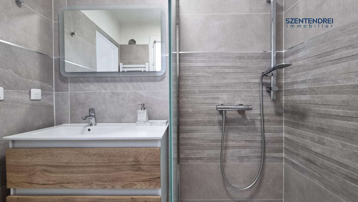 Appartement LUNEL F3 extérieur SZENTENDREI Immobilier - Appartement à LUNEL