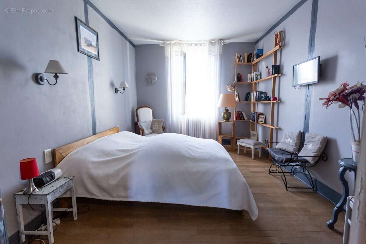 Maison à SAINT-DOULCHARD