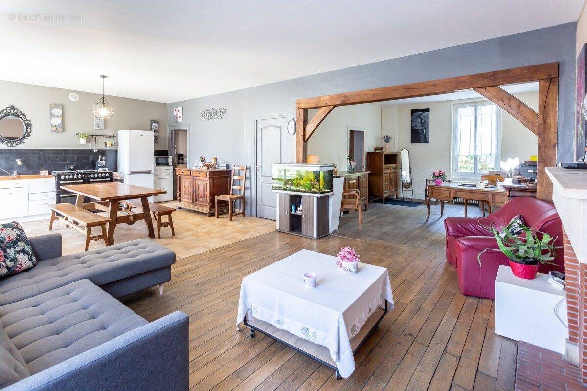 Maison à SAINT-DOULCHARD