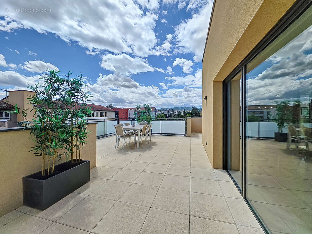 Appartement à CRAPONNE