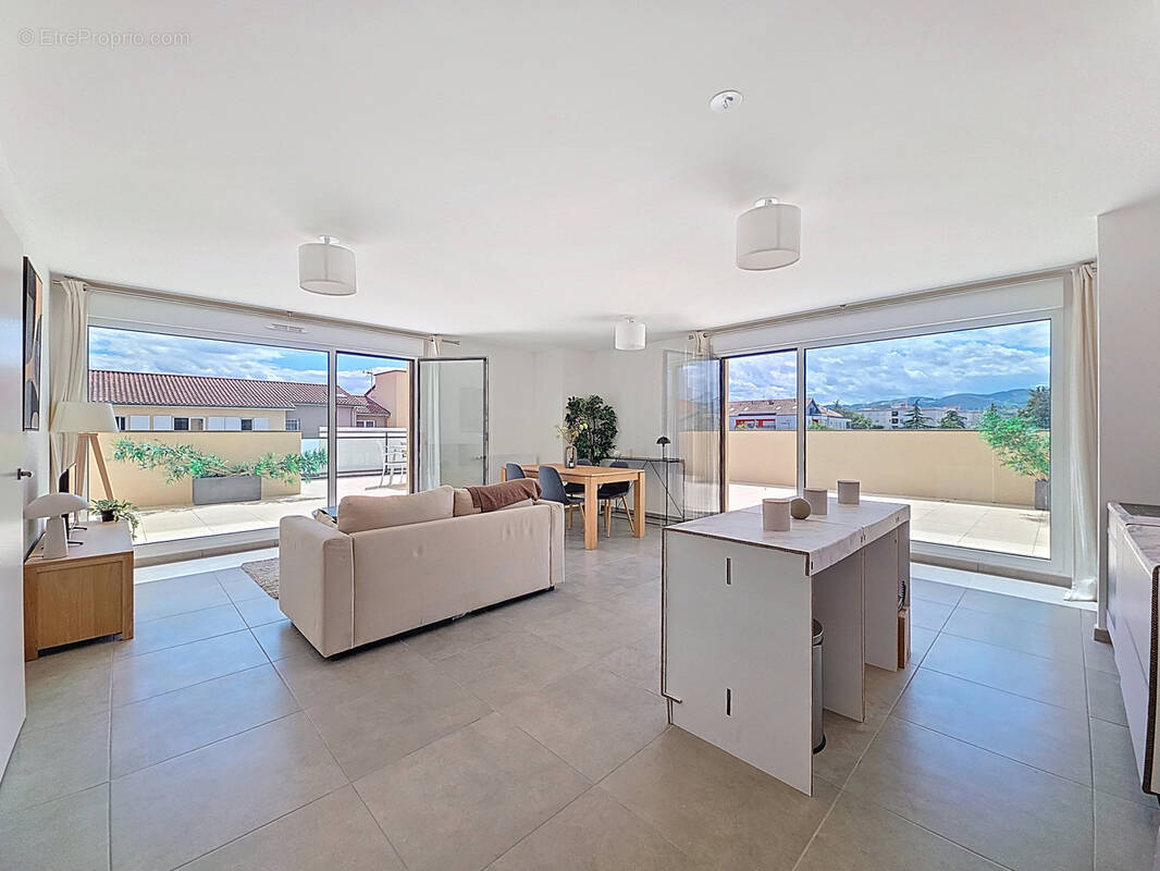 Appartement à CRAPONNE