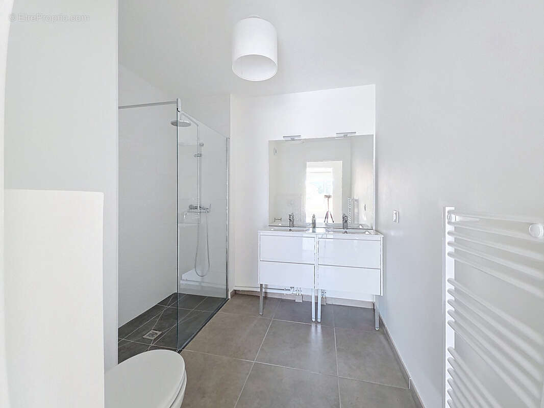 Appartement à CRAPONNE