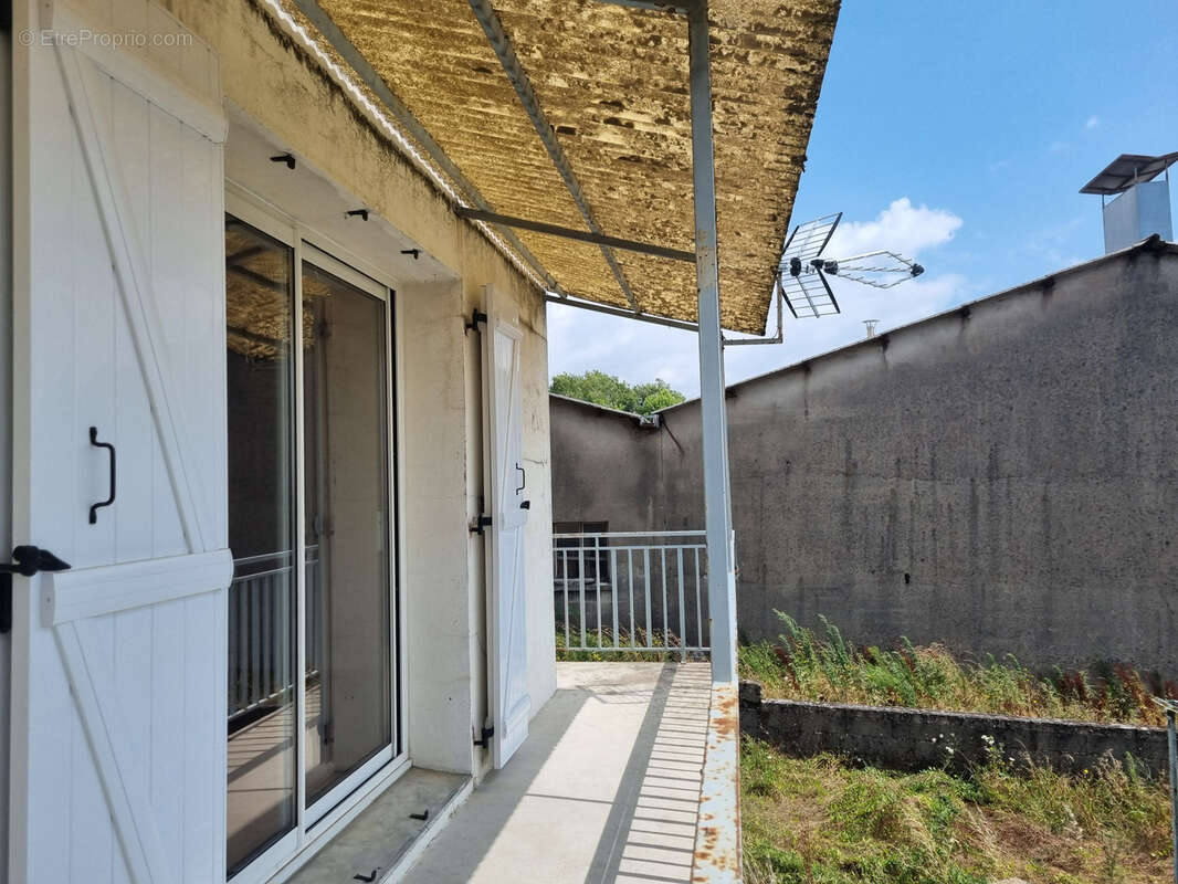 Commerce à REQUISTA