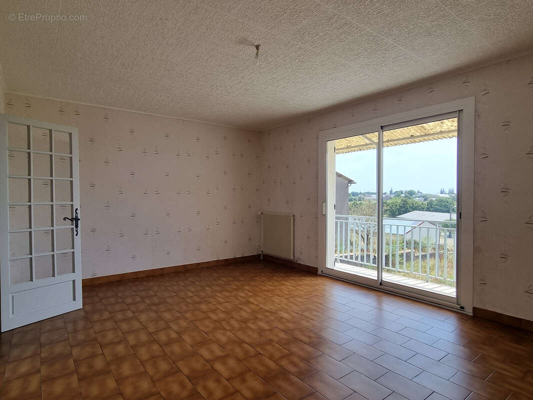 Commerce à REQUISTA