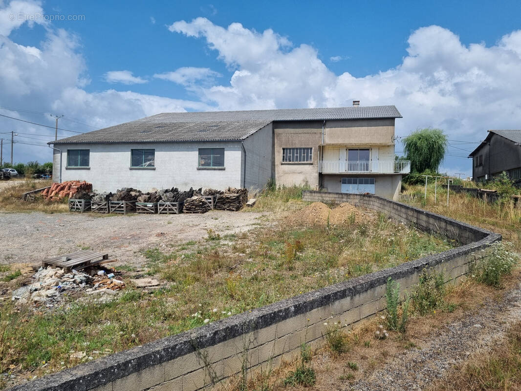 Commerce à REQUISTA