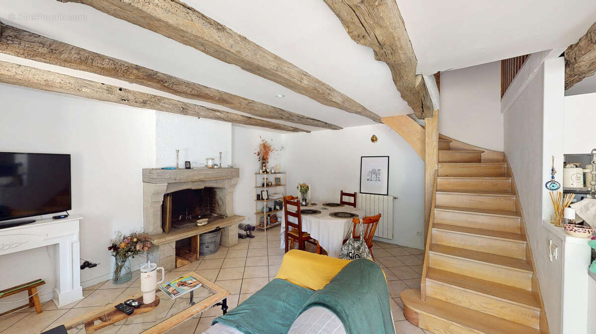 Maison à BARAQUEVILLE