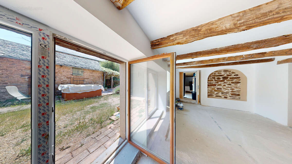 Maison à BARAQUEVILLE