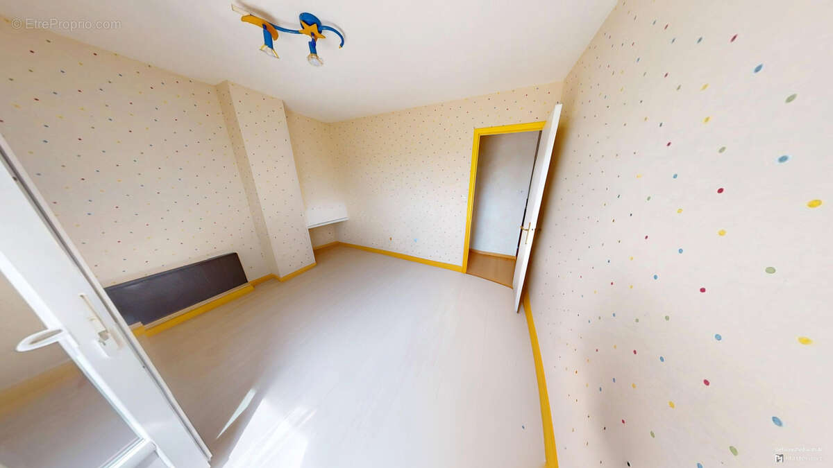 Maison à ONET-LE-CHATEAU